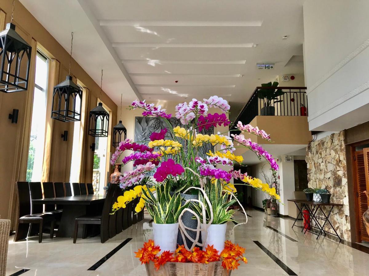 Tubong Hotel Private Enterprise Nha Trang Esterno foto